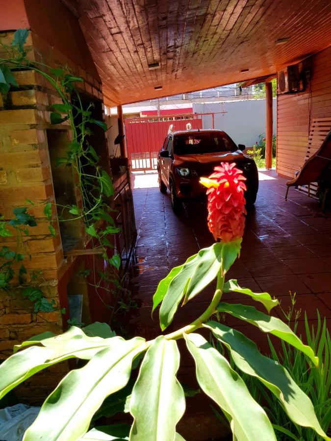 Вилла Vivi Iguazu Casa Familiar Пуэрто-Игуасу Экстерьер фото